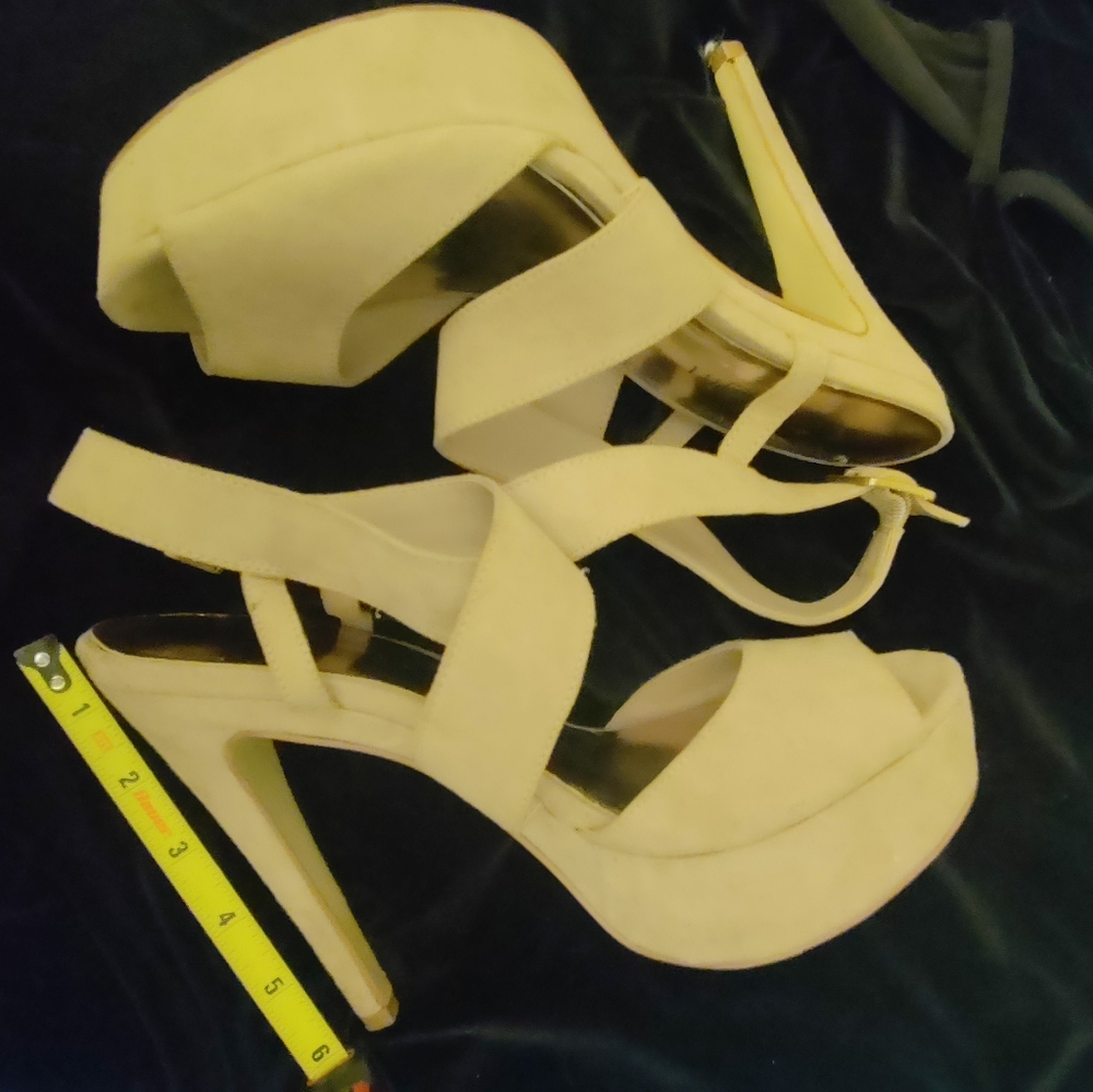 🪷BEIGE MADDEN GIRL STRAPPY SPIKED HEELS. Sz. 8.5! They look great w everything!